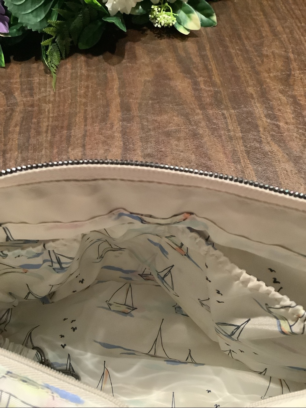 Lug taupe crossbody bag - Picture 3 of 3